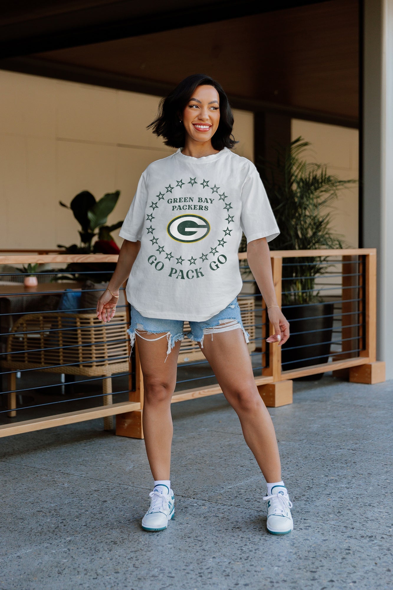 GREEN BAY PACKERS ON POINT OVERSIZED CREWNECK TEE