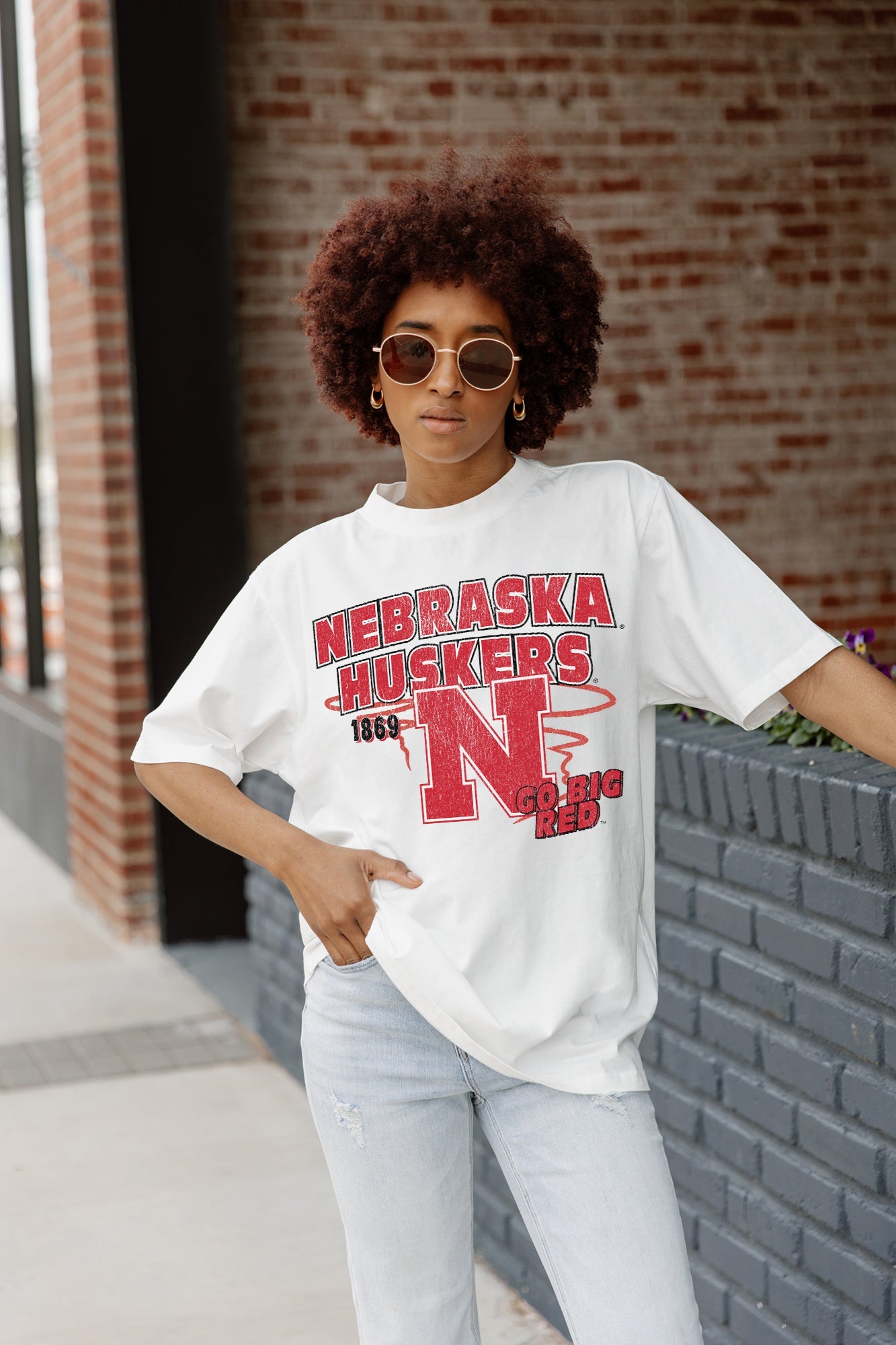 NEBRASKA CORNHUSKERS IN THE LEAD OVERSIZED CREWNECK TEE