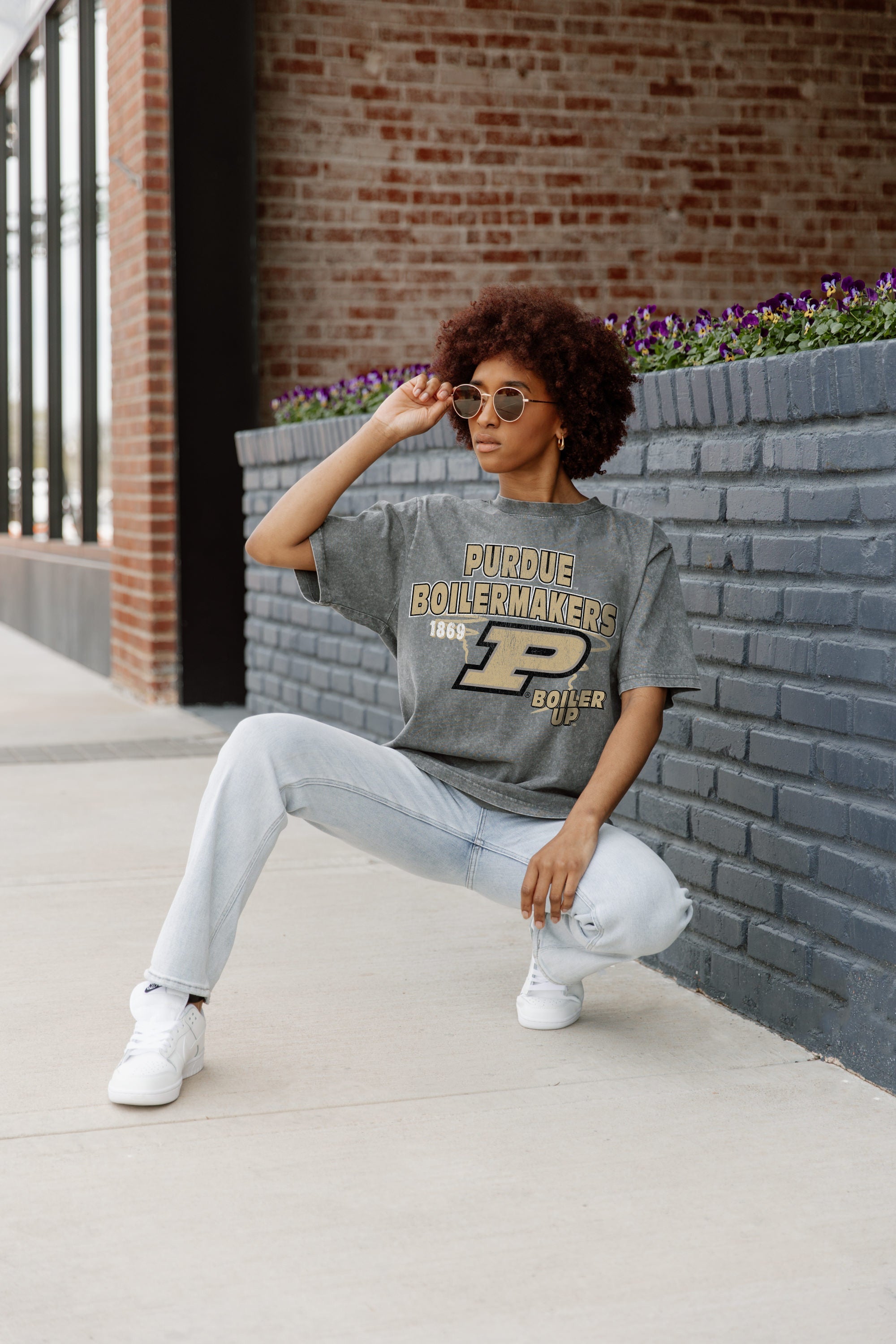PURDUE BOILERMAKERS KEEP THE LEAD OVERSIZED CREWNECK TEE