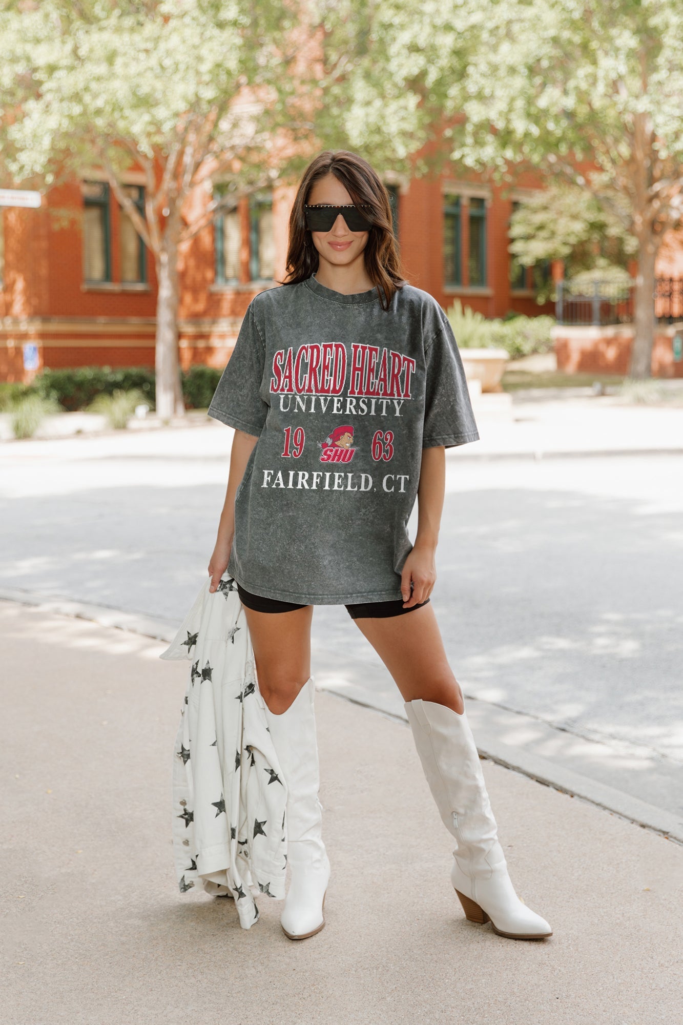 SACRED HEART PIONEERS THROWBACK OVERSIZED CREWNECK TEE