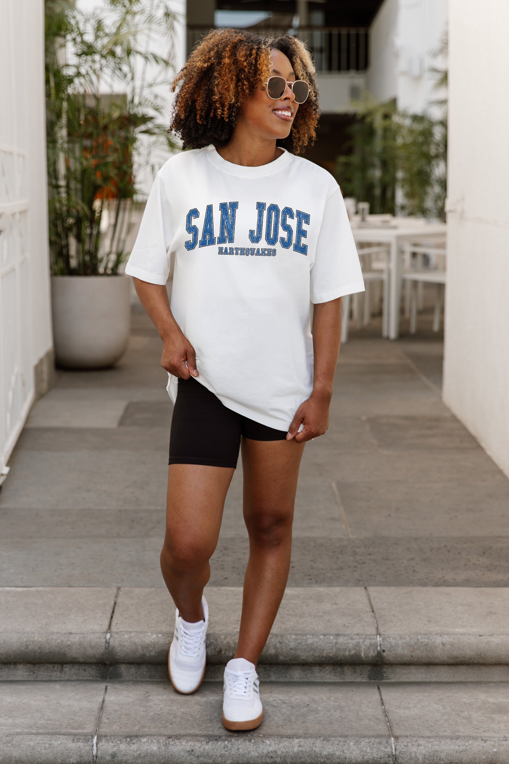 SAN JOSE EARTHQUAKES GOAL LINE OVERSIZED CREWNECK TEE