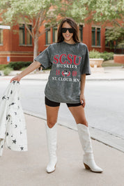 ST. CLOUD STATE HUSKIES THROWBACK OVERSIZED CREWNECK TEE