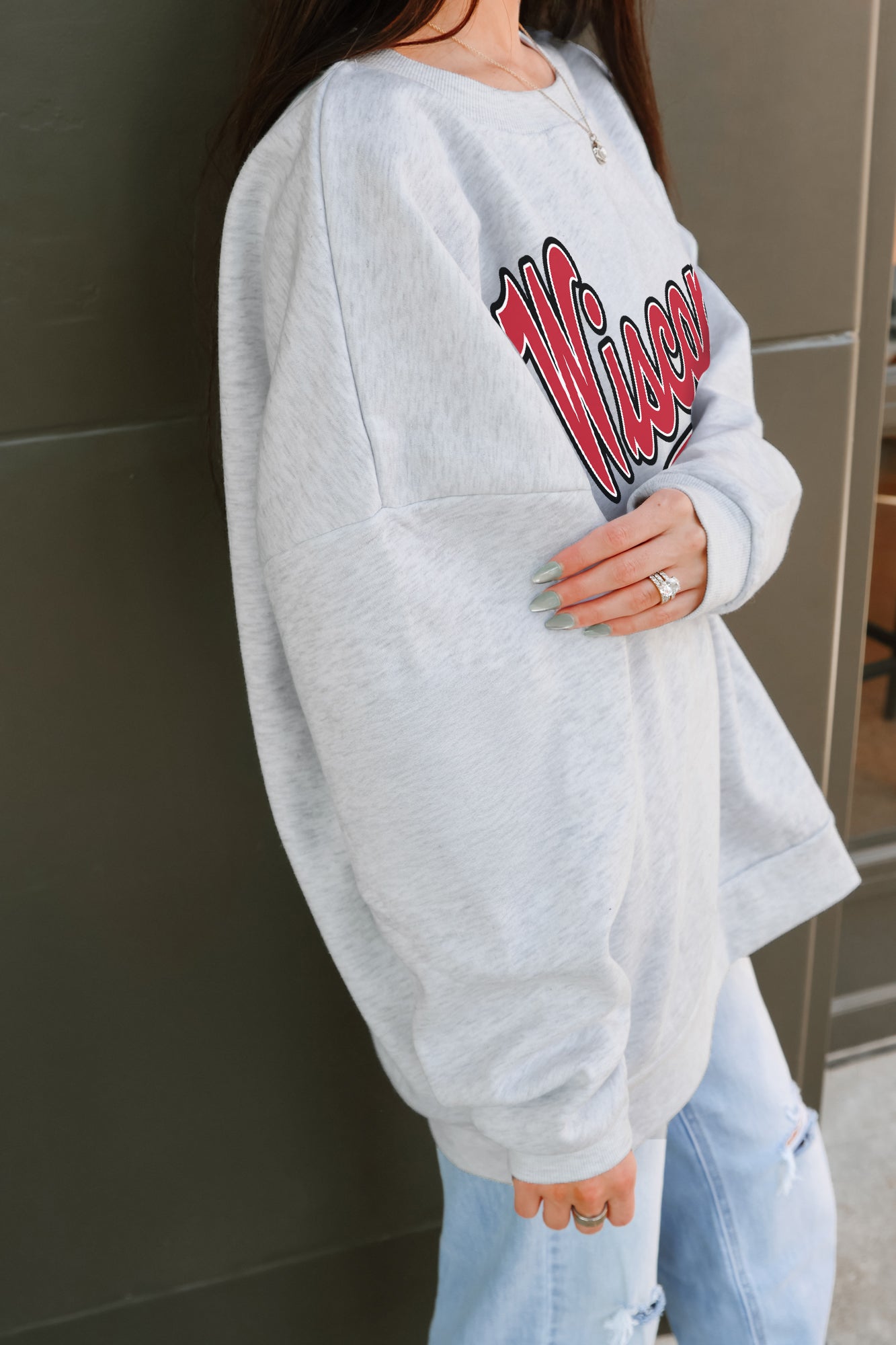WISCONSIN BADGERS CLASSIC WIN PREMIUM FLEECE CREWNECK PULLOVER