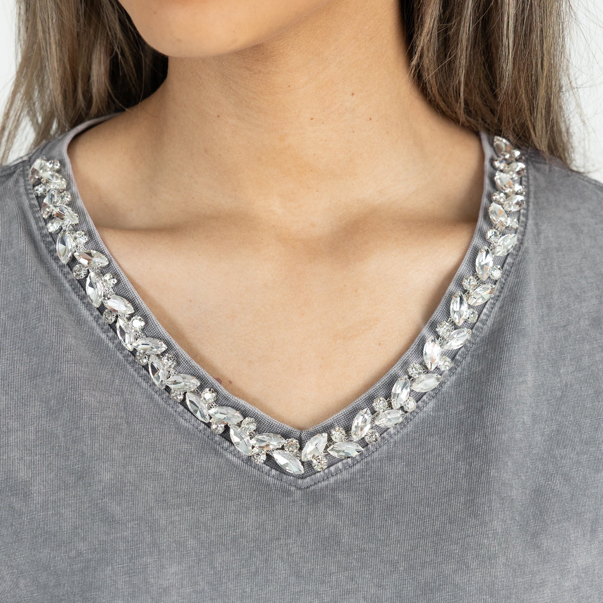 CHICO STATE WILDCATS ICONIC EDGE RHINESTONE TRIM V-NECK TEE