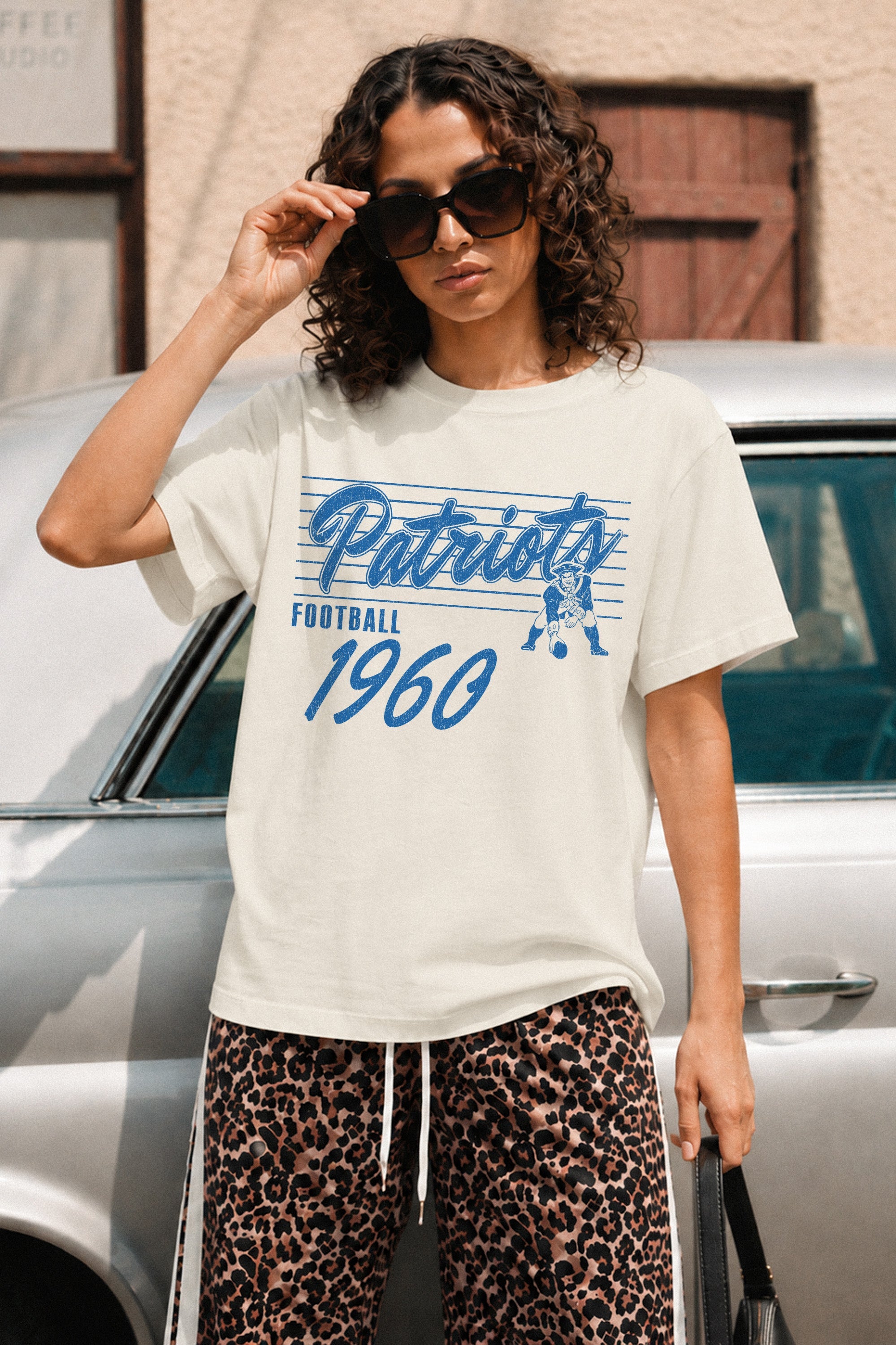 NEW ENGLAND PATRIOTS OLD SCHOOL CLASSIC FIT COTTON BLEND CREWNECK TEE