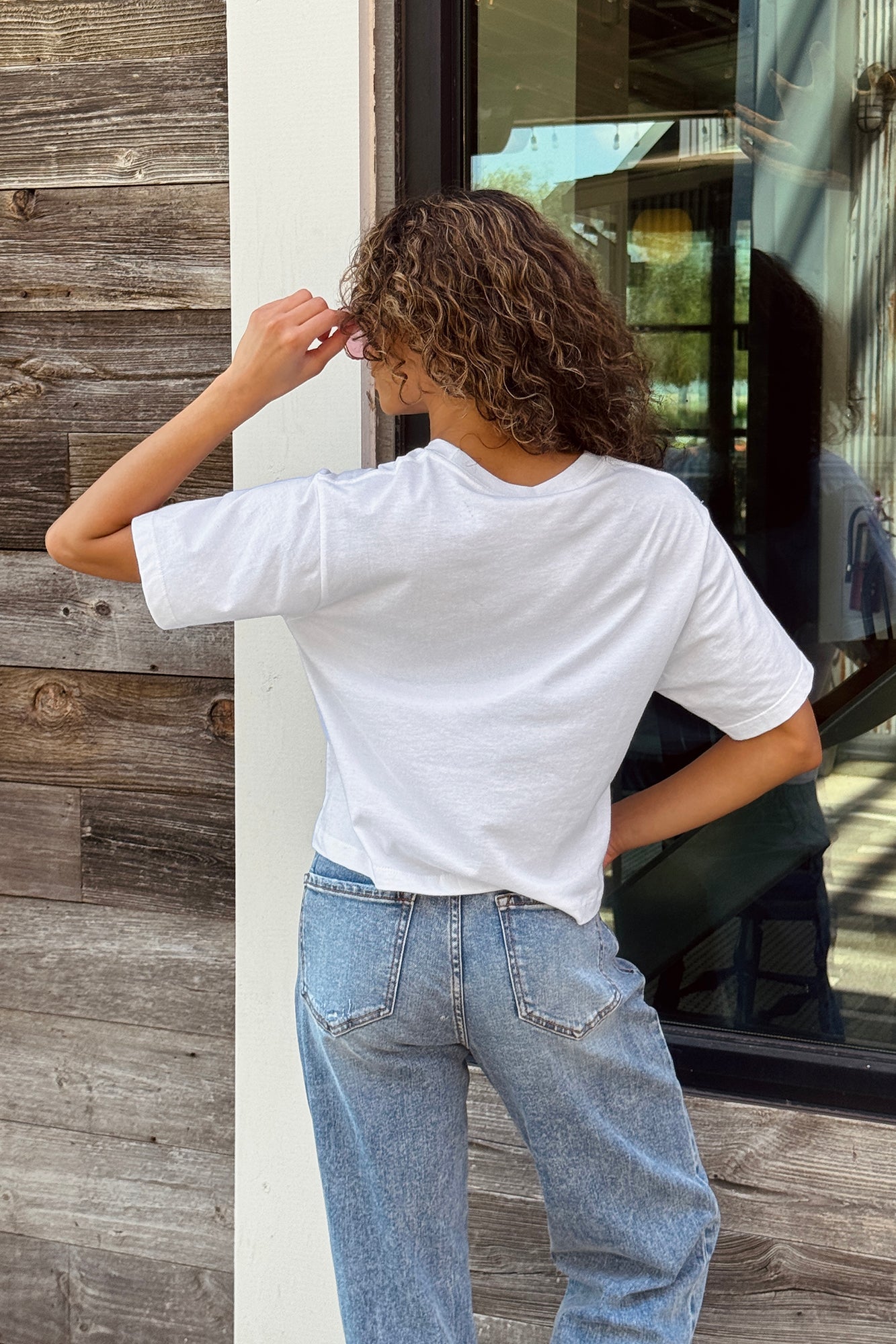 KANSAS CITY CHIEFS DEEP ROOTS BOXY FIT CROPPED TEE