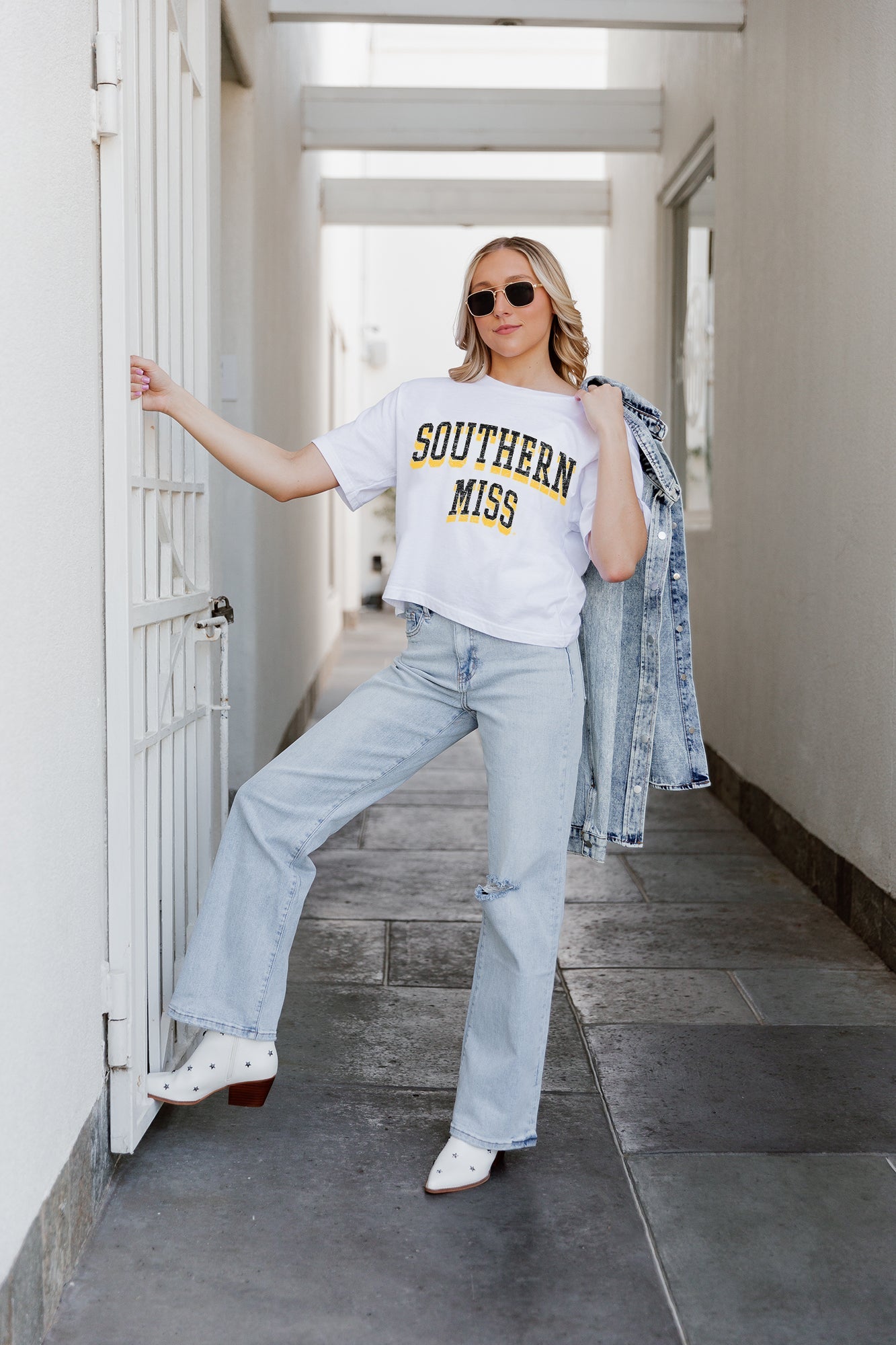 White SOUTHERN MISS GOLDEN EAGLES Claim To Fame Boxy-Fit Crop Tee - Styled Look Campus Setting | Gameday Couture - SOHO